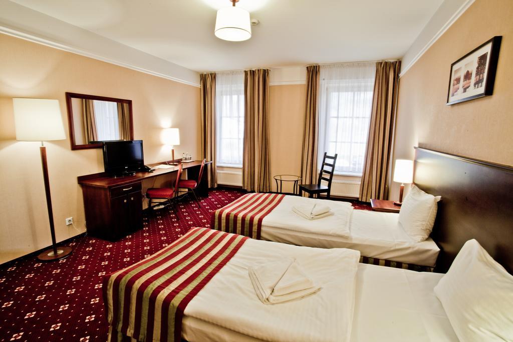 Hotel Stara Szmergielnia Bielsko-Biala Quarto foto