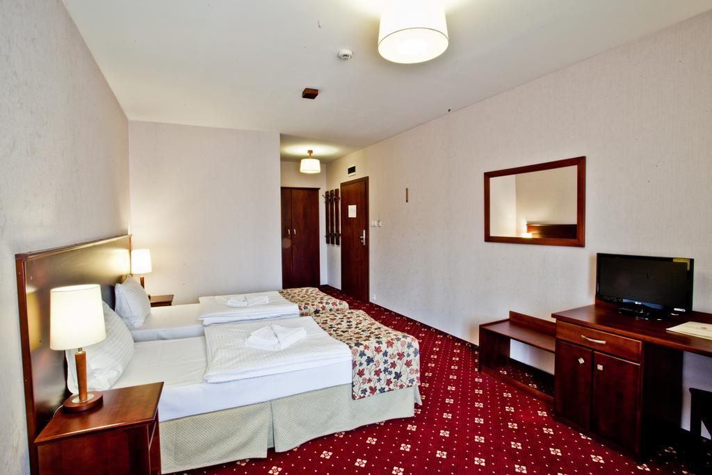 Hotel Stara Szmergielnia Bielsko-Biala Quarto foto